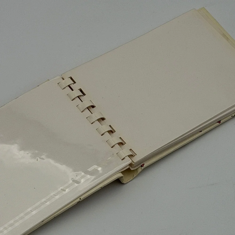 Vintage 1977 C.R. Gibson Lucy Rigg Grandma Teddy Bear Pocket Photo Album Cream